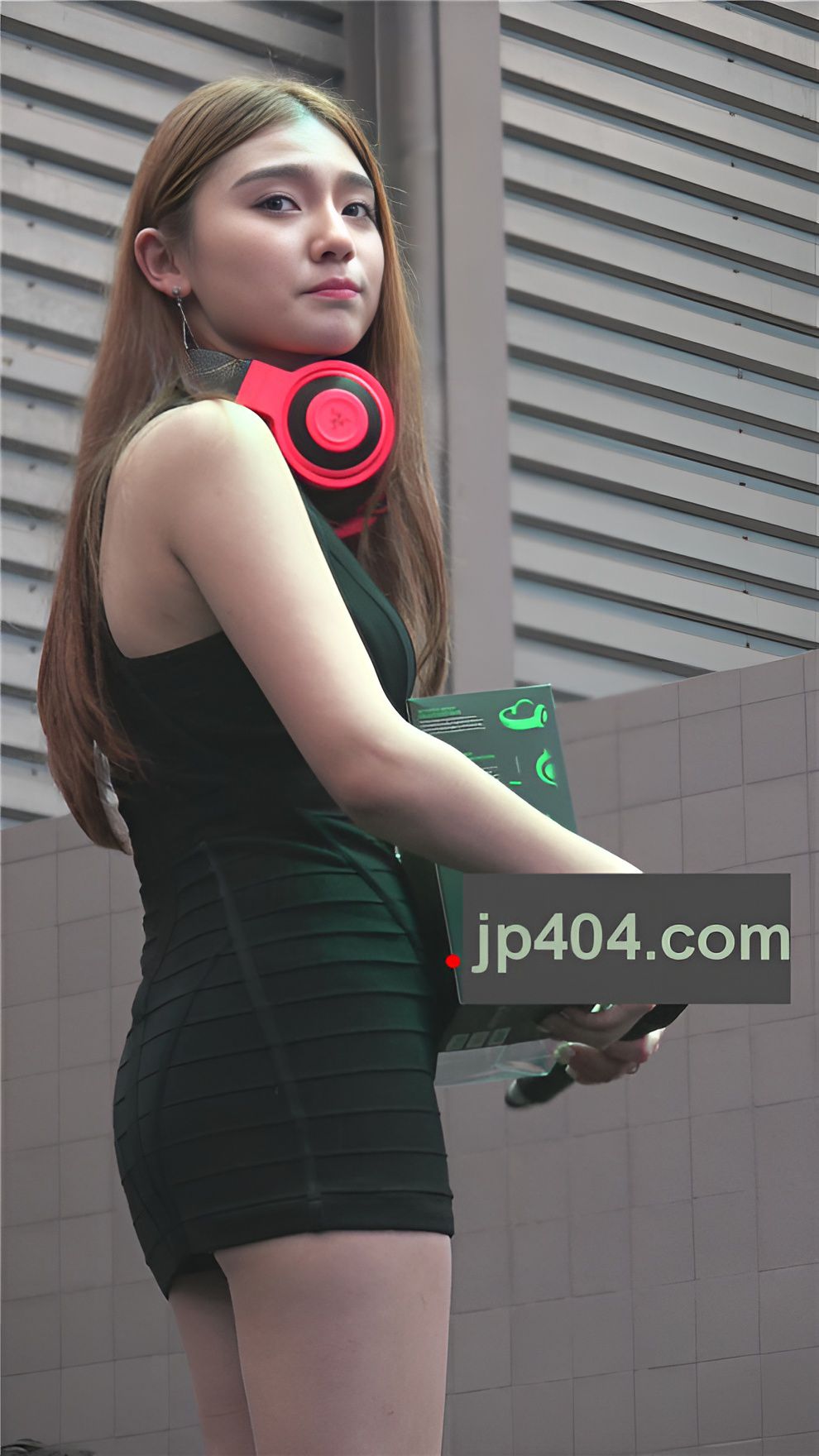 漂亮的连体包臀裙美模[334M/MP4]