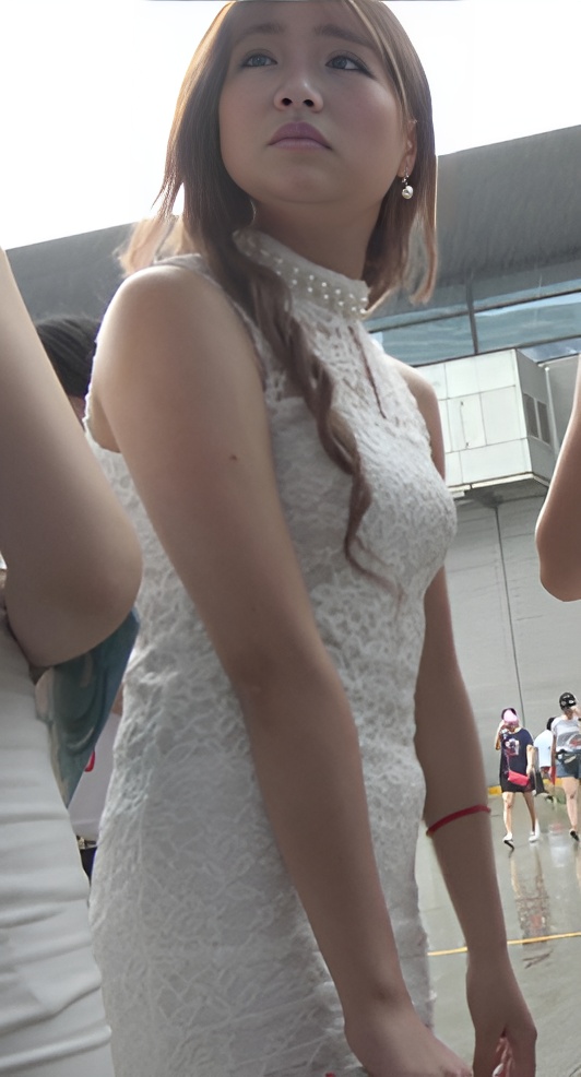 微透包臀裙美女[703M/MP4]