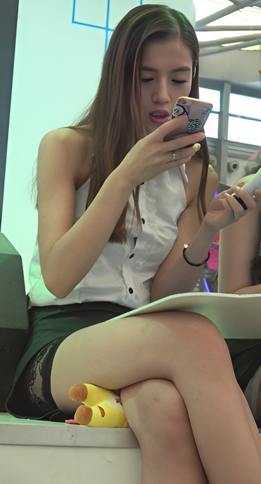 漂亮的美腿模特[647M/MP4]