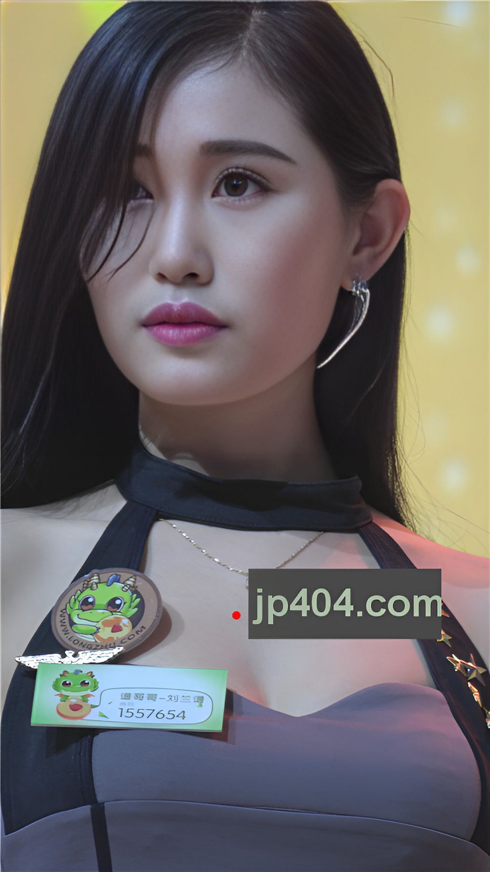 漂亮的连体裙美女[1.12G/MP4]