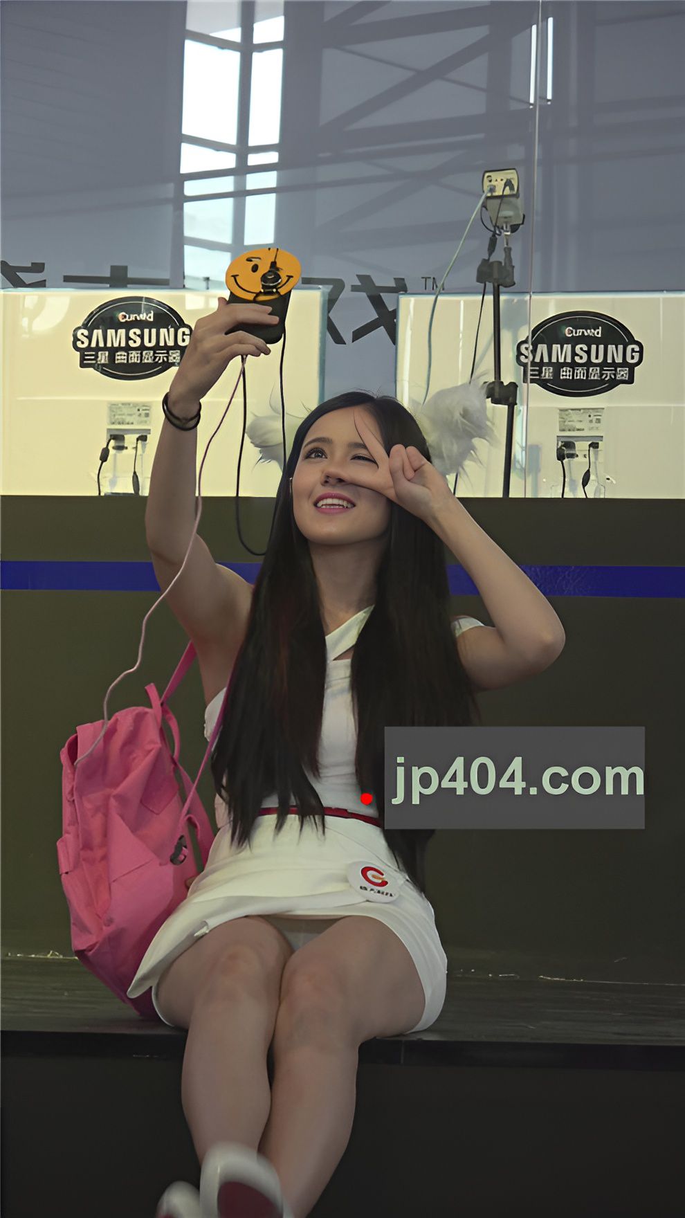 白裙模特小姐姐[269M/MP4]