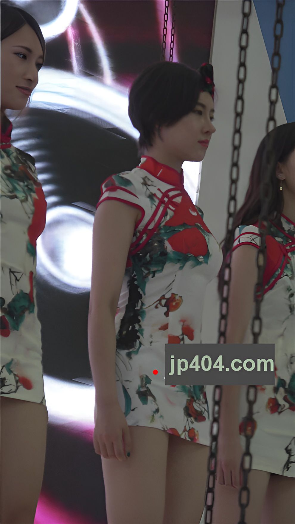 短发旗袍美女[438M/MP4]