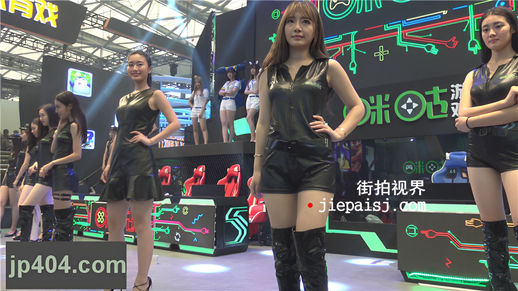 漂亮的皮衣小姐姐[3.14G/MP4]