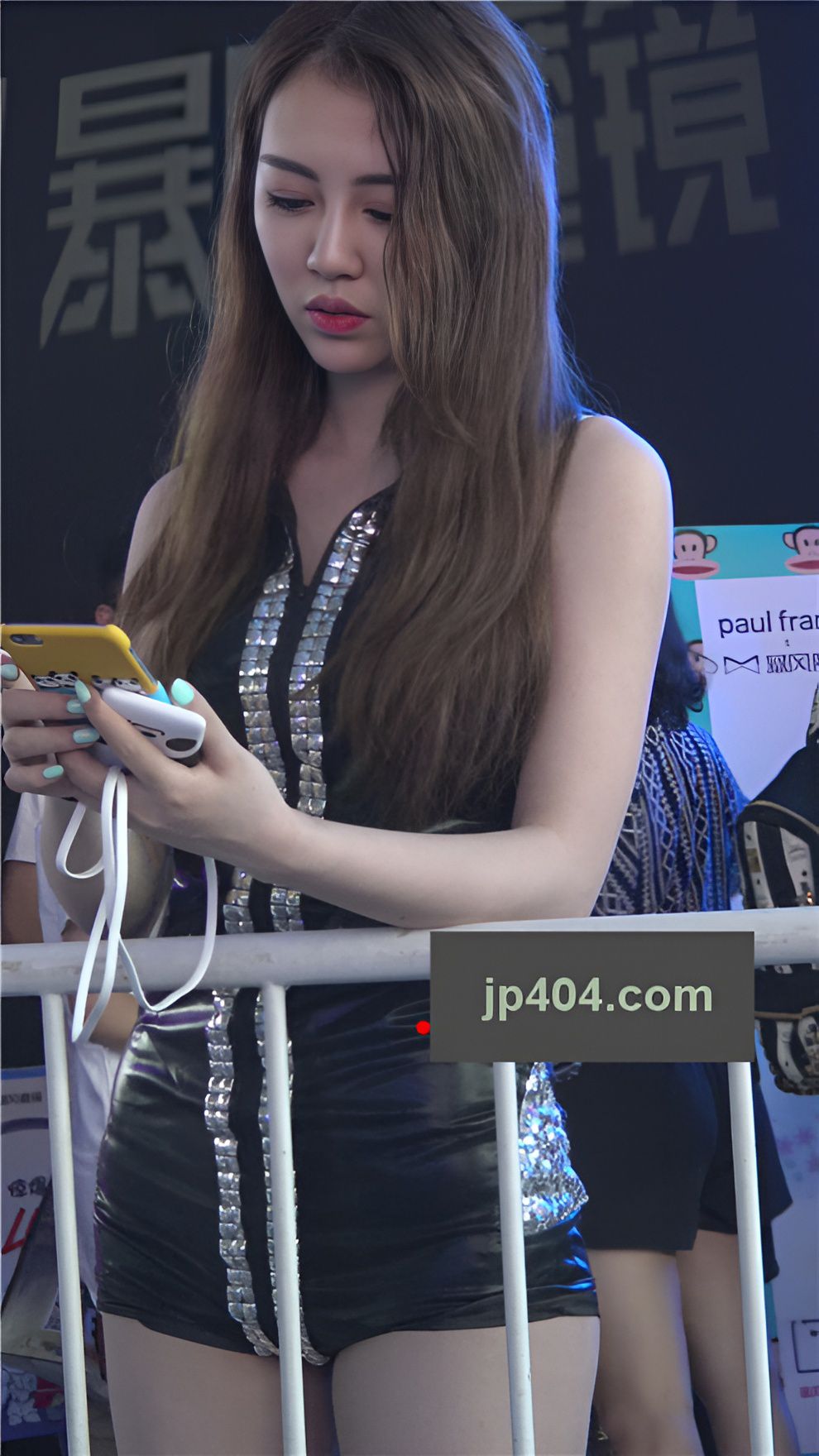 ChinaJoy现场连体皮衣美女[1.52G/MP4]