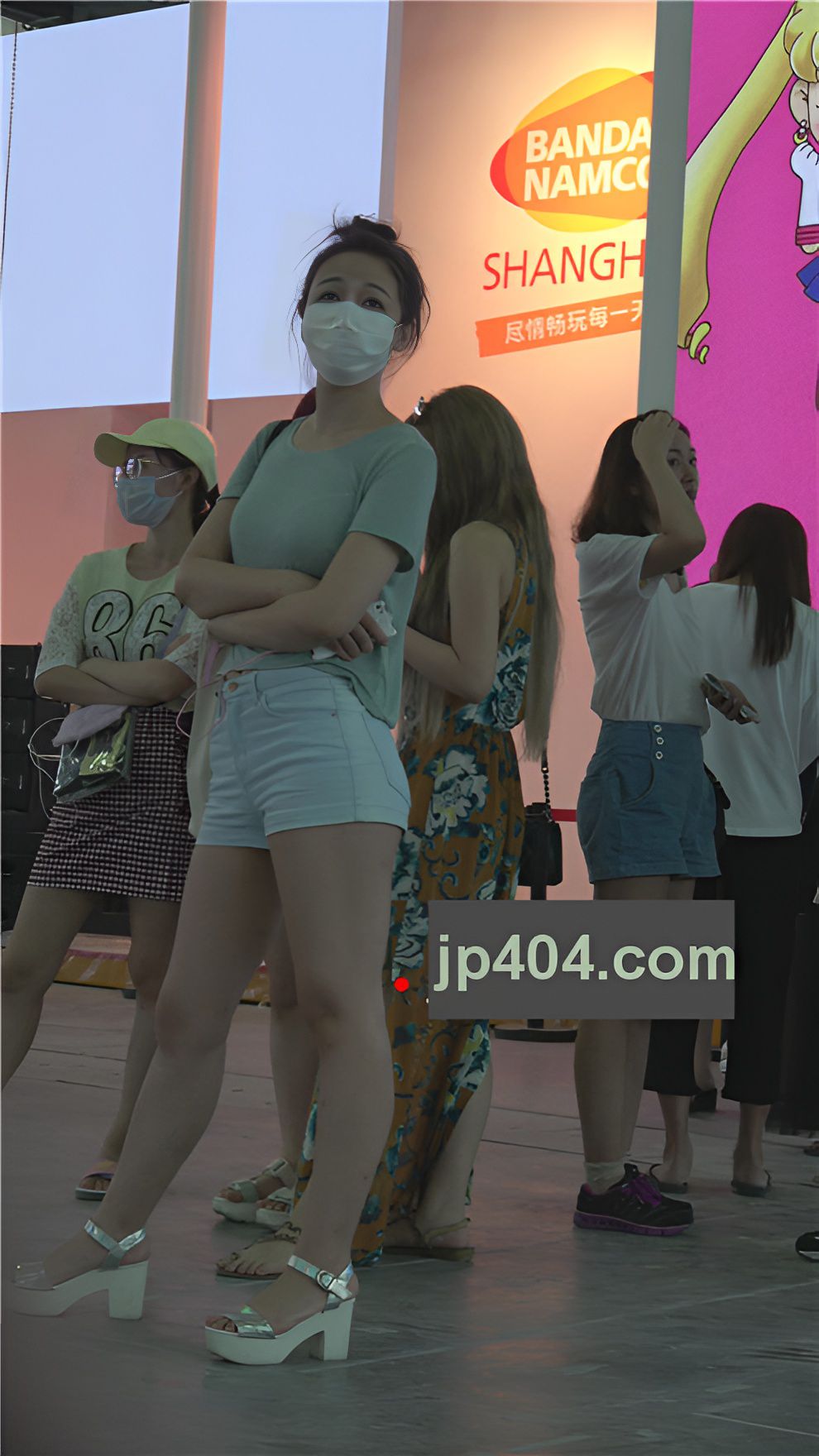 热裤妹子[730M/MP4]