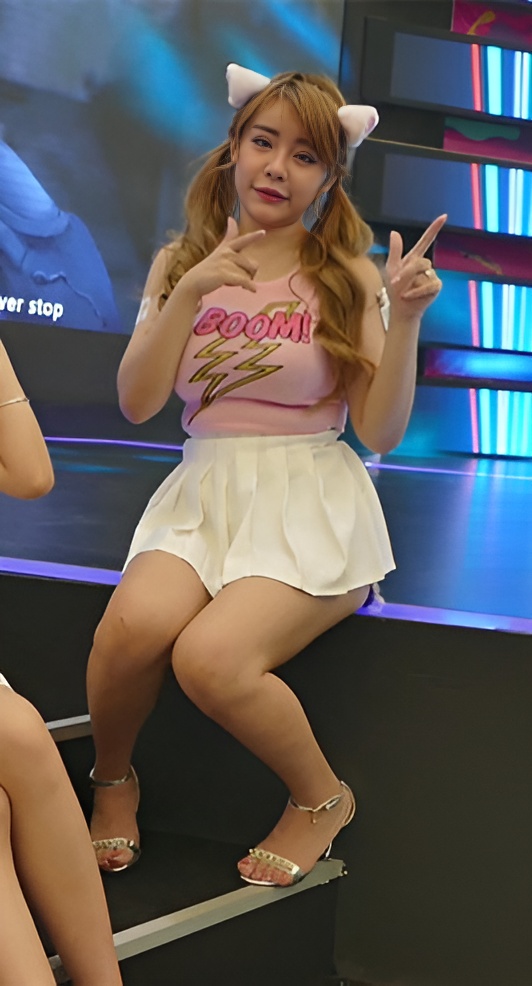 展会现场几个可爱的小姐姐[116M/MP4]