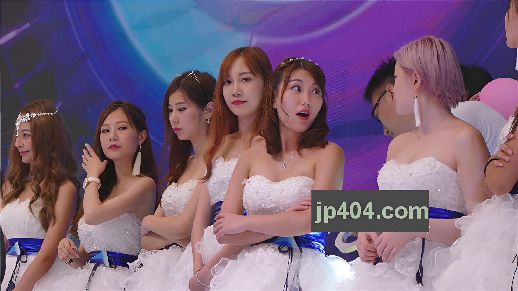 漂亮的白裙美女们[1.47G/MP4]