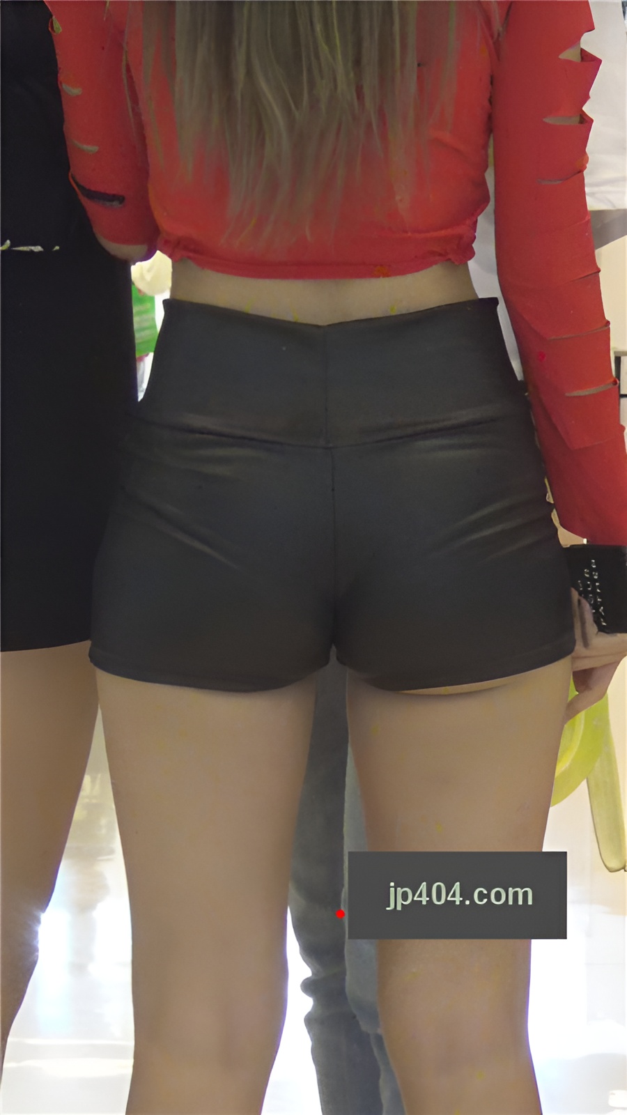 紧身小皮裤美女[546M/MP4]