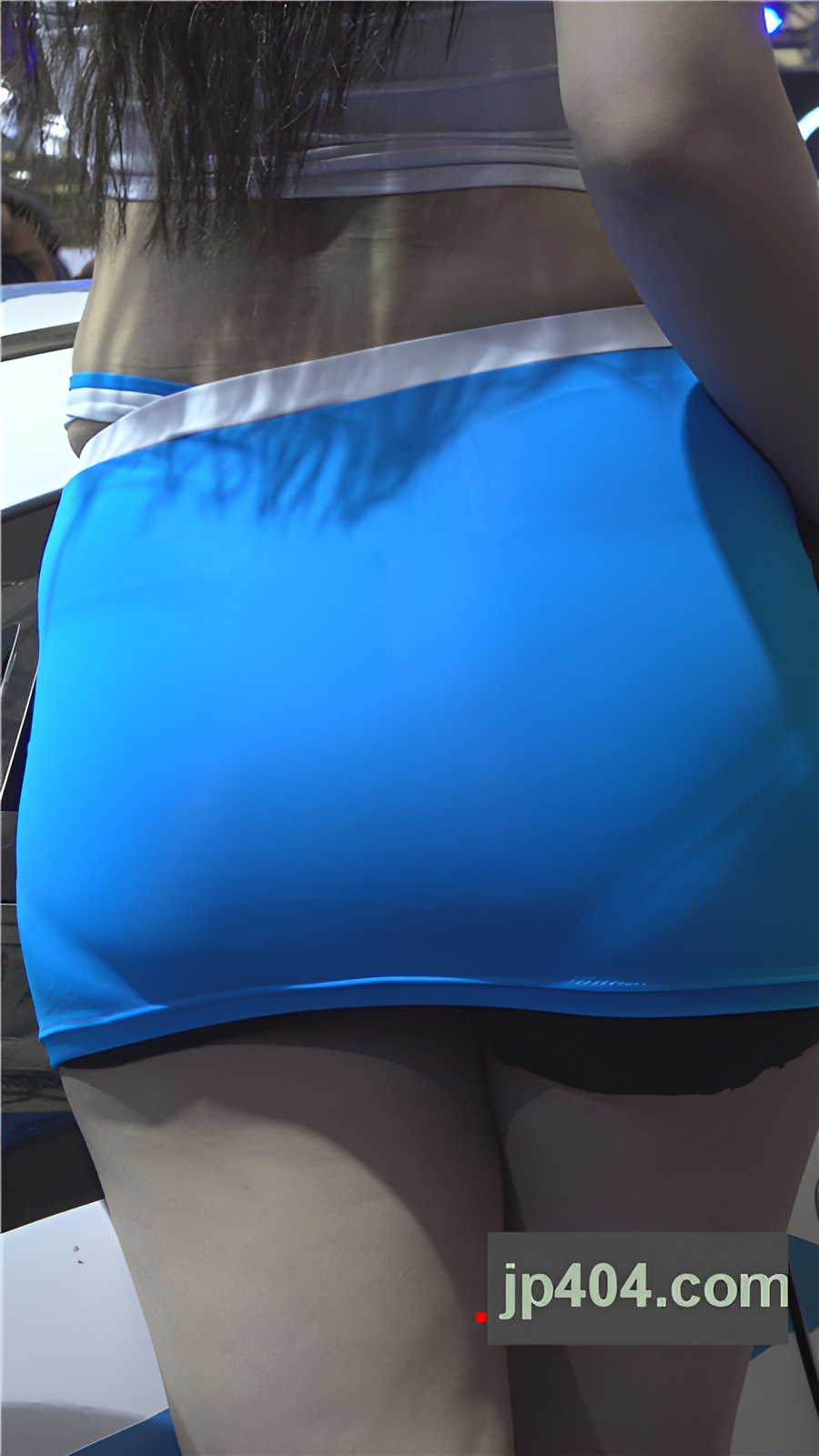 蓝色紧身包臀车模美女[2.05G/MP4]