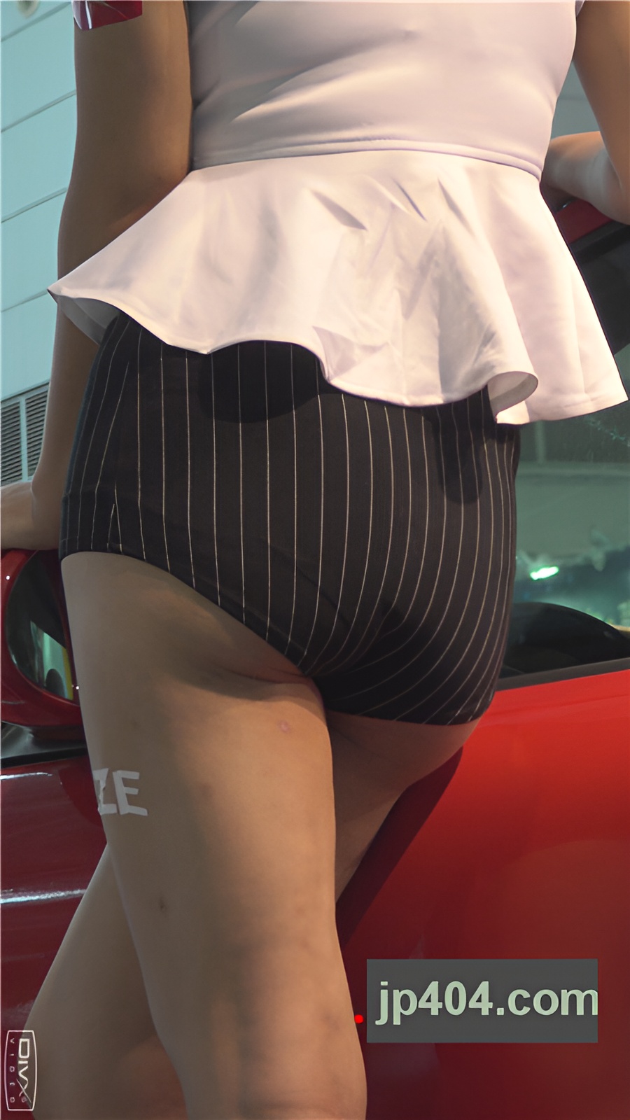 漂亮性感的小短裤车模美女[2.55G/MP4]