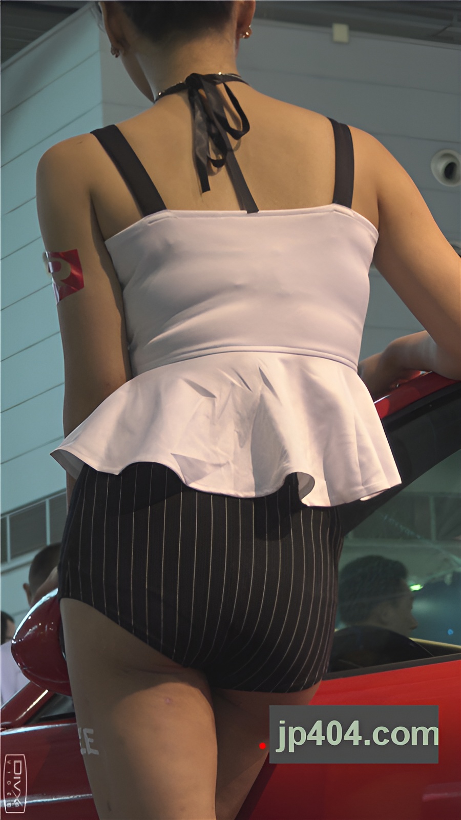 漂亮性感的小短裤车模美女[2.55G/MP4]