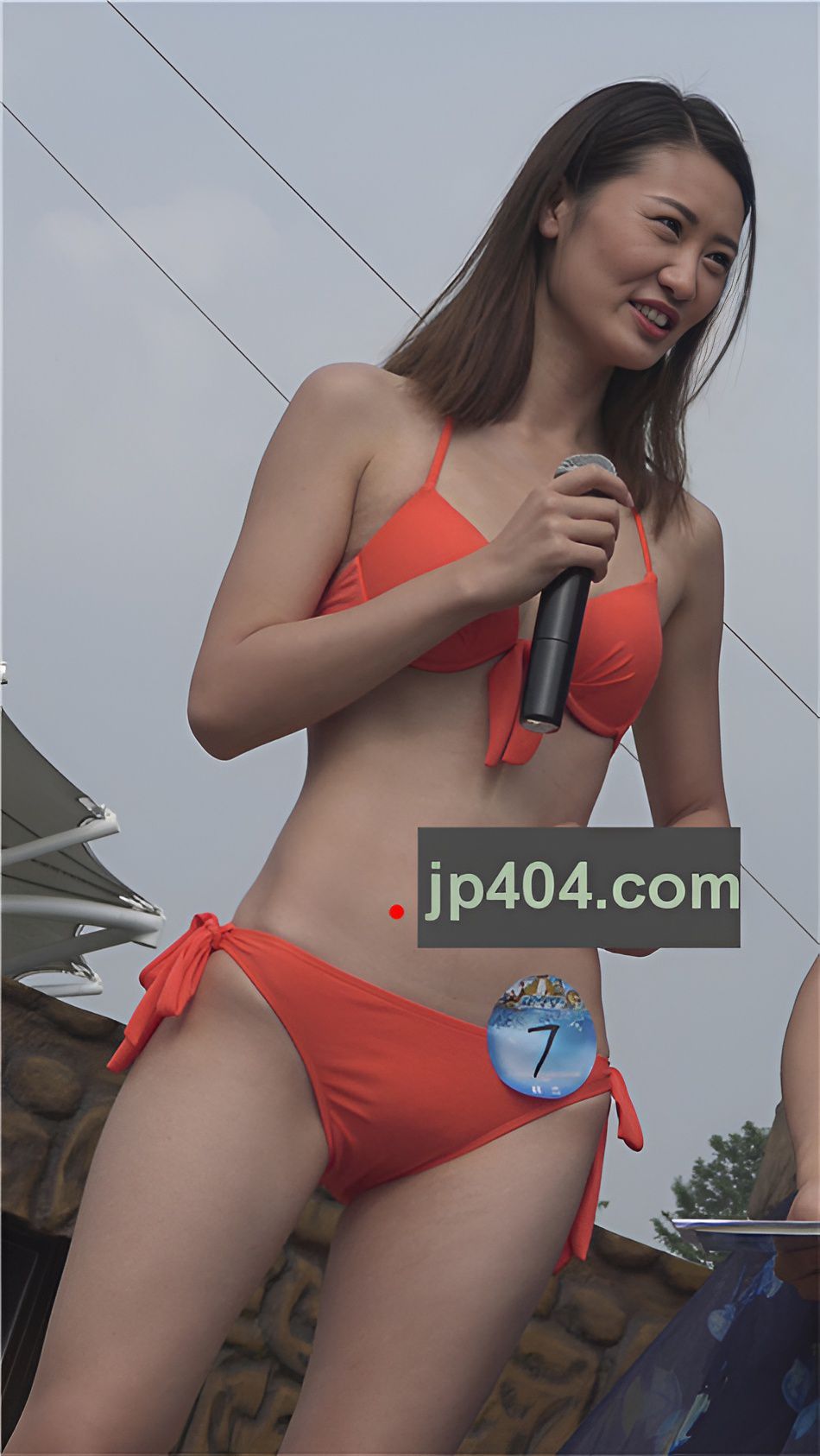 桔红色比基尼纤细身材高校美女[2.02G/MP4]
