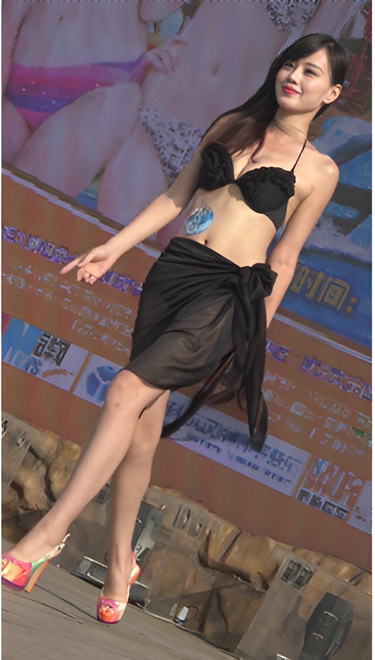 漂亮的比基尼小姐姐[1.93G/MP4]