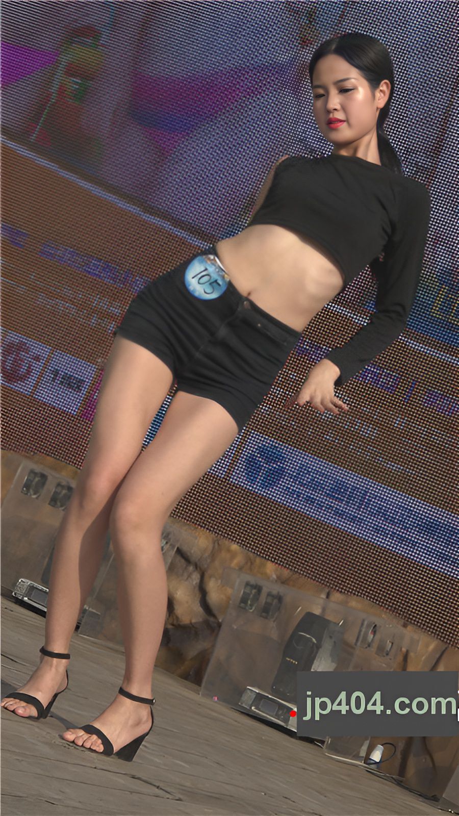 高校泳装秀漂亮妹子才艺表演[1.29G/MP4]