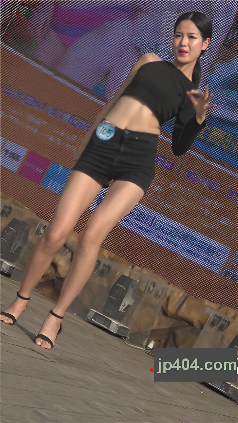 高校泳装秀漂亮妹子才艺表演[1.29G/MP4]