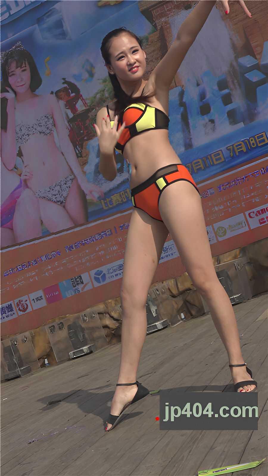 高校比基尼秀漂亮的妹子[543M/MP4]