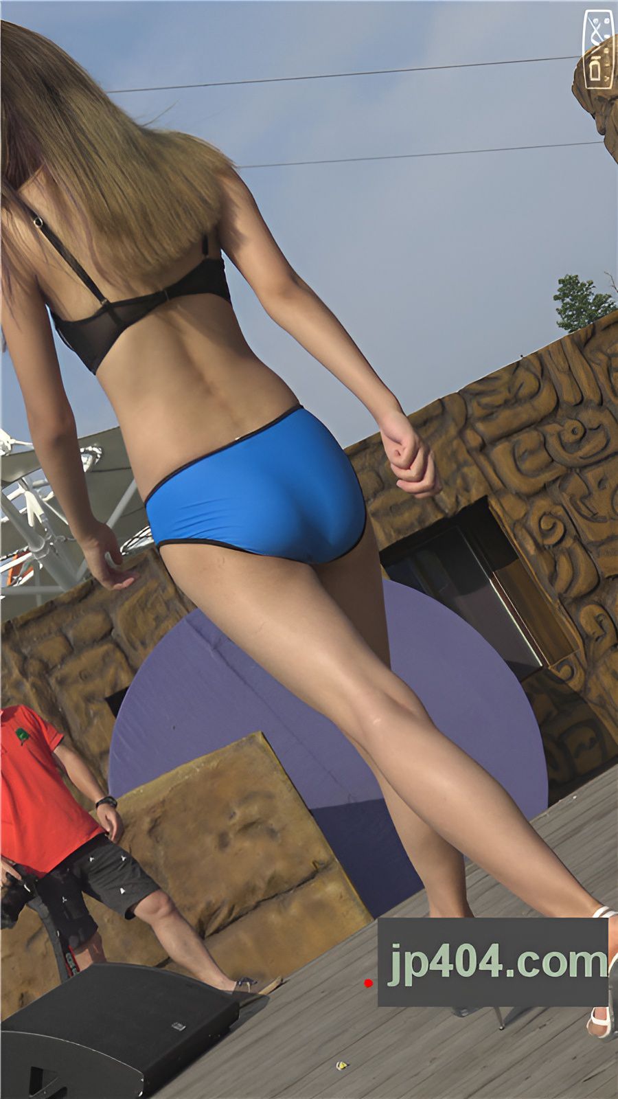 高校泳装蓝色比基尼漂亮美女模特[952M/MP4]