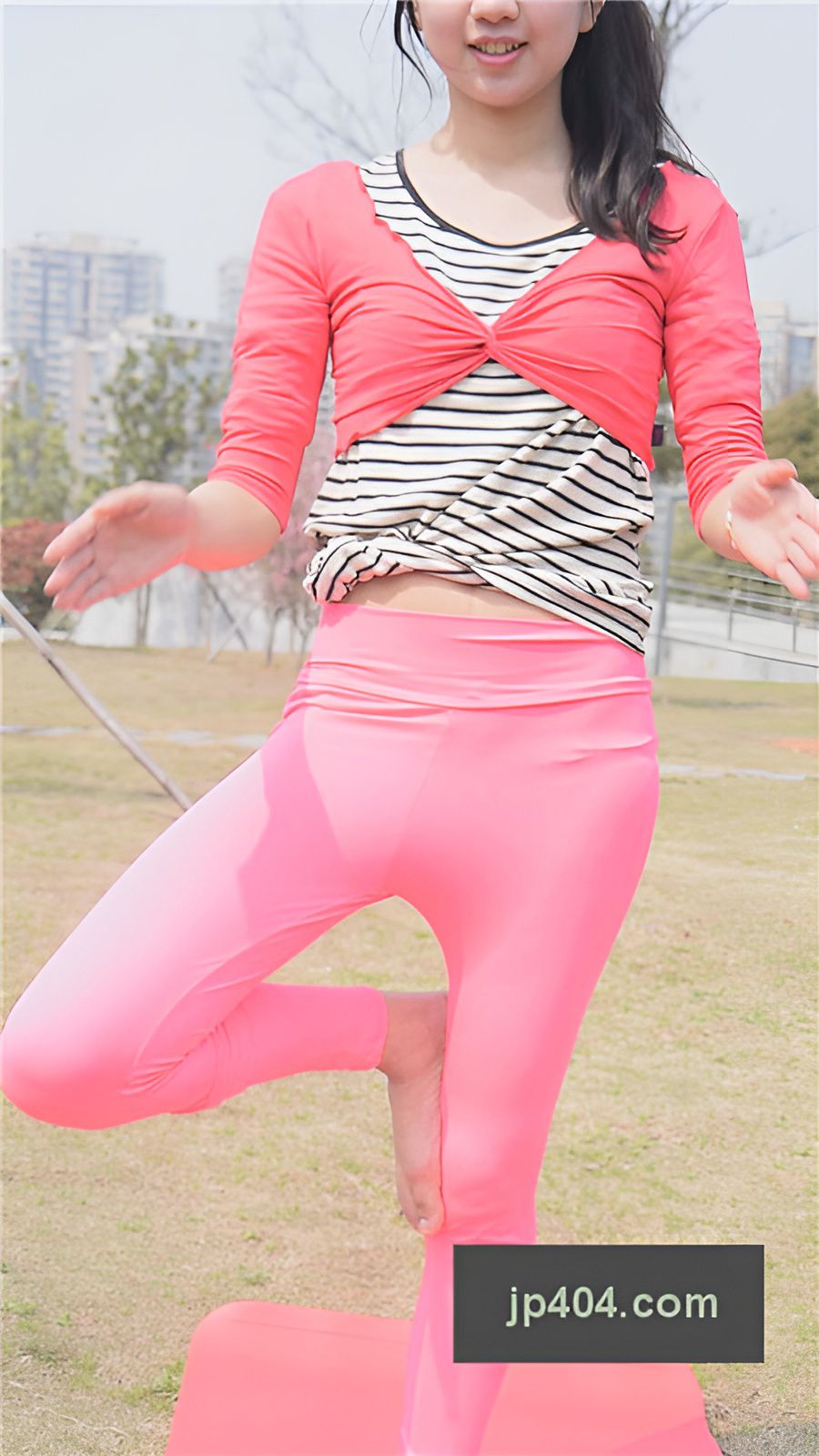 漂亮的清纯瑜伽小美女（一）[2.32G/MP4]