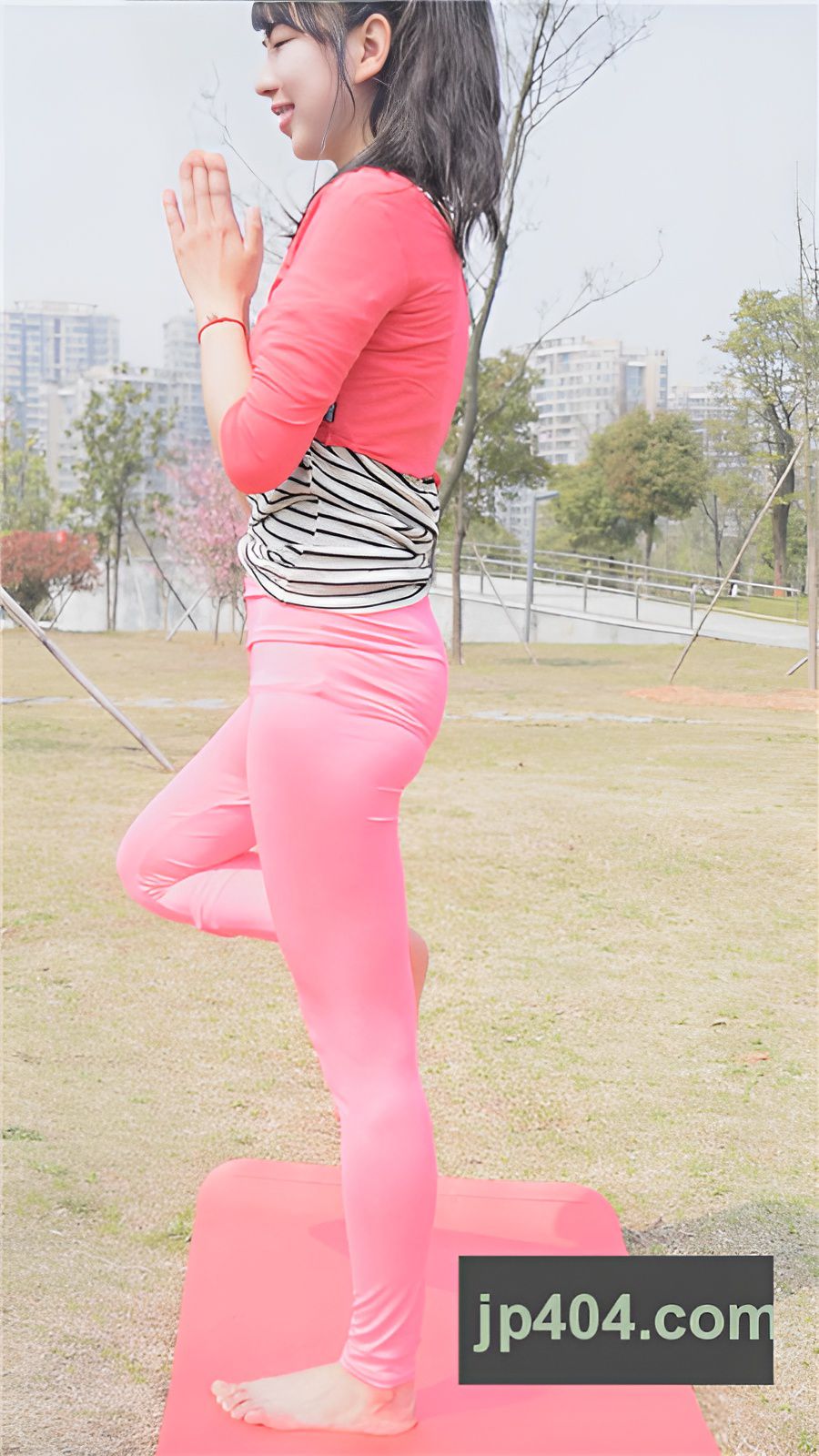 漂亮的清纯瑜伽小美女（一）[2.32G/MP4]