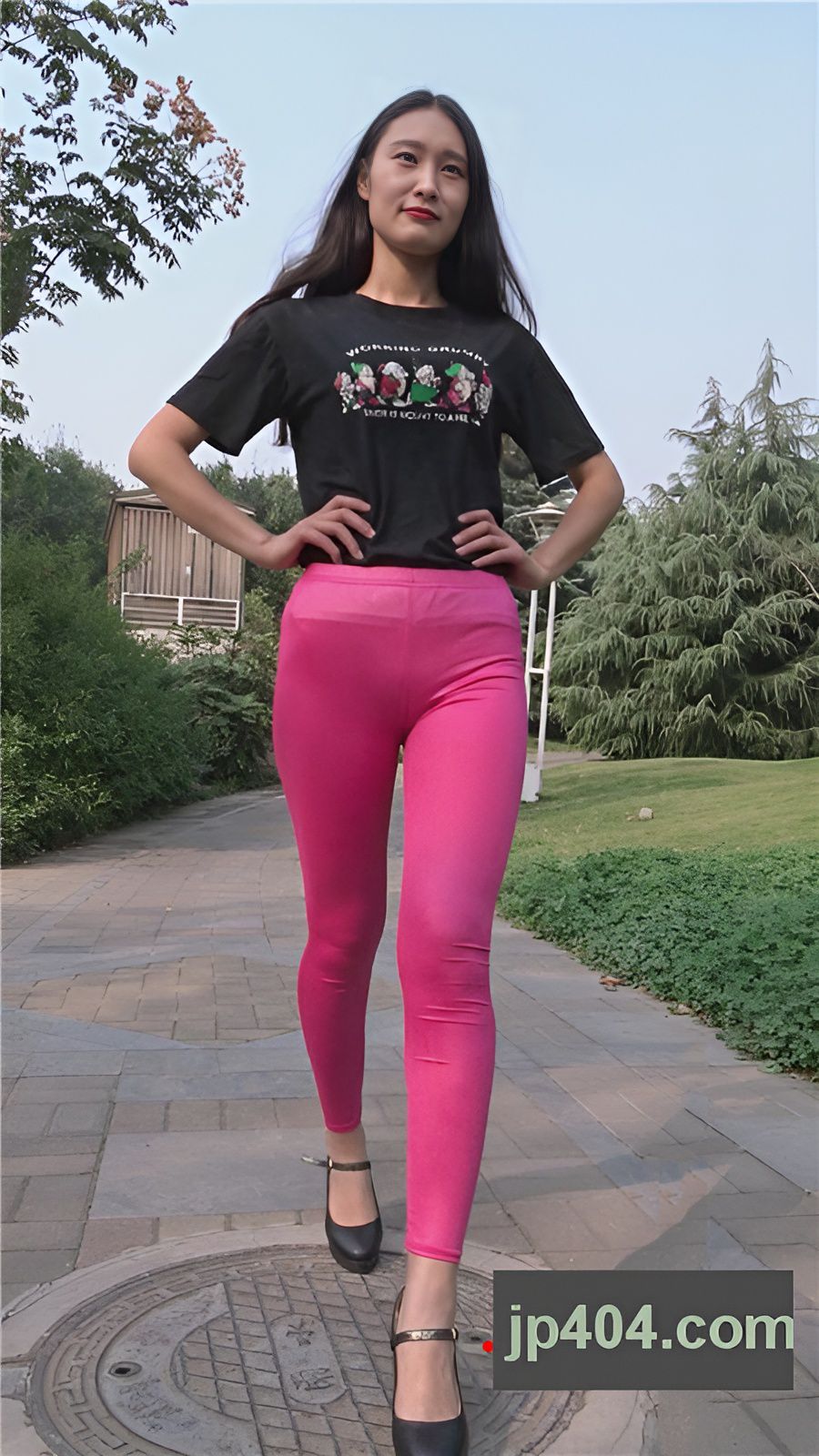 模拍紧身红裤美女（一）[2.66G/MP4]