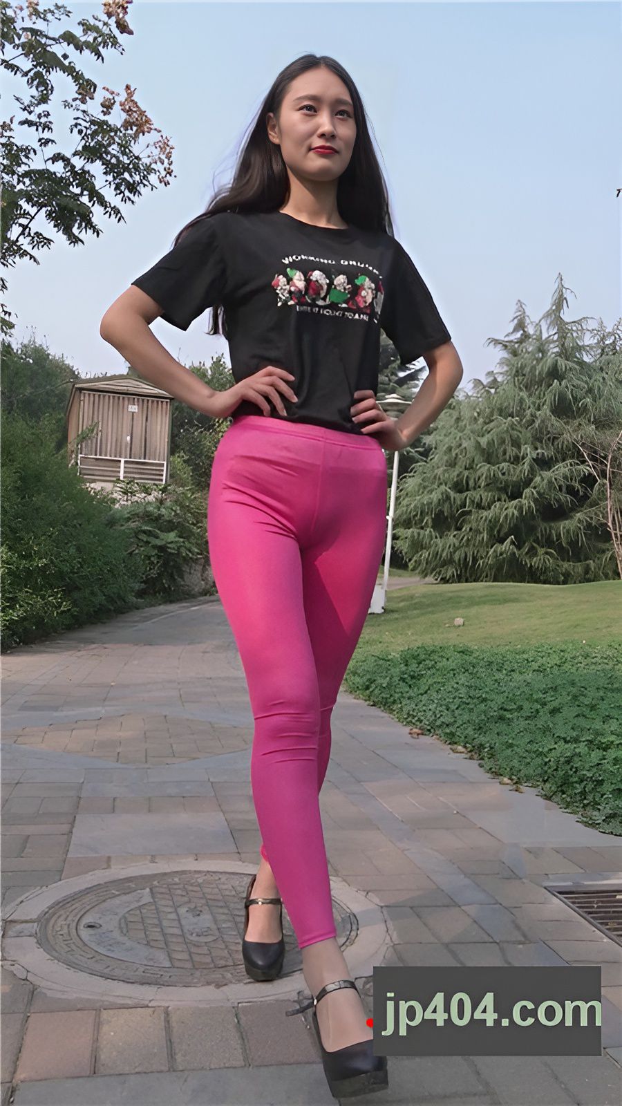 模拍紧身红裤美女（一）[2.66G/MP4]