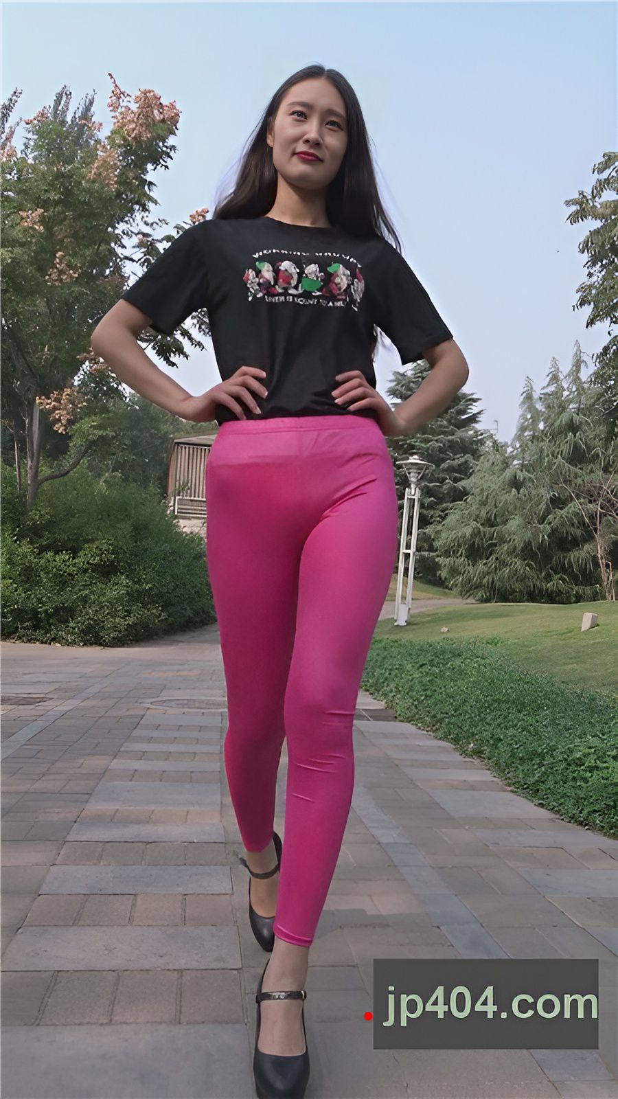 模拍紧身红裤美女（一）[2.66G/MP4]