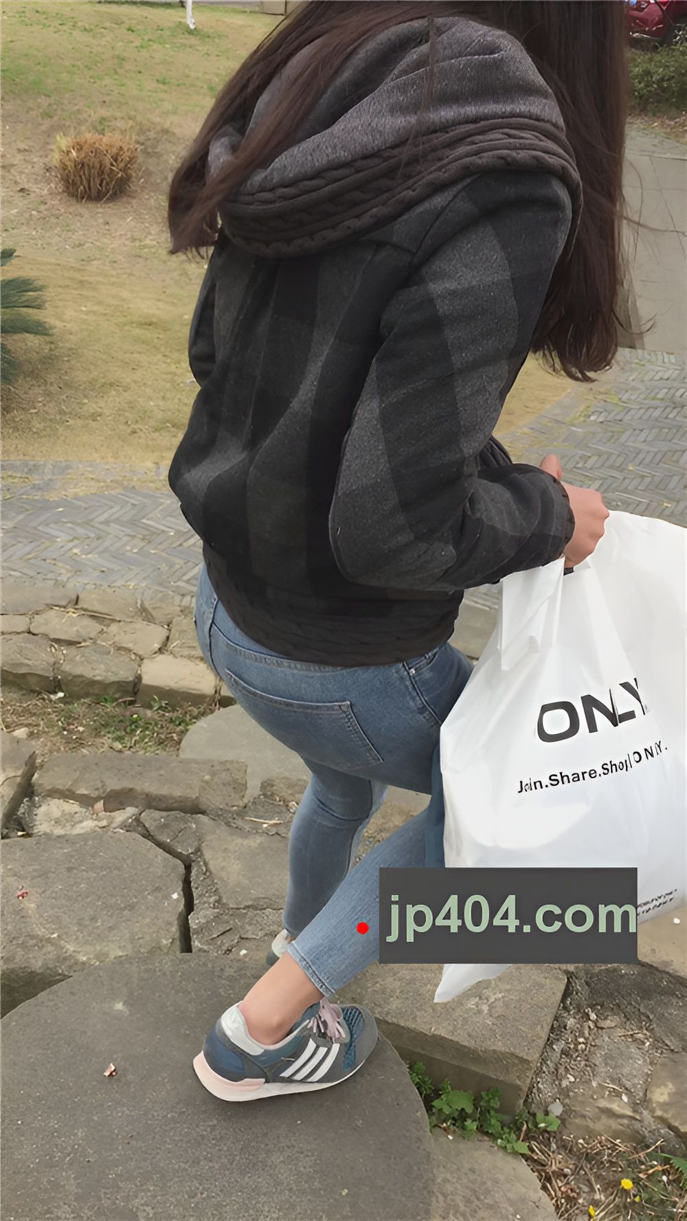 牛仔紧身小姐姐[2.89G/MP4]