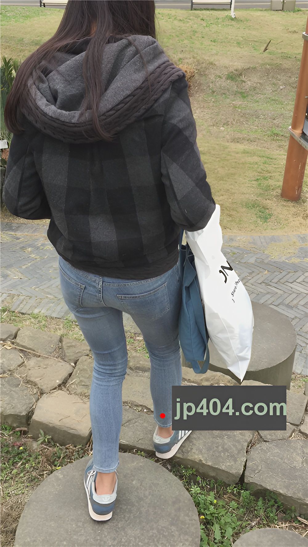 牛仔紧身小姐姐[2.89G/MP4]