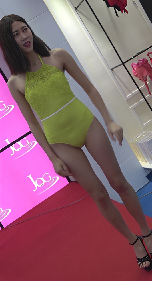 漂亮的美模[319M/MP4]