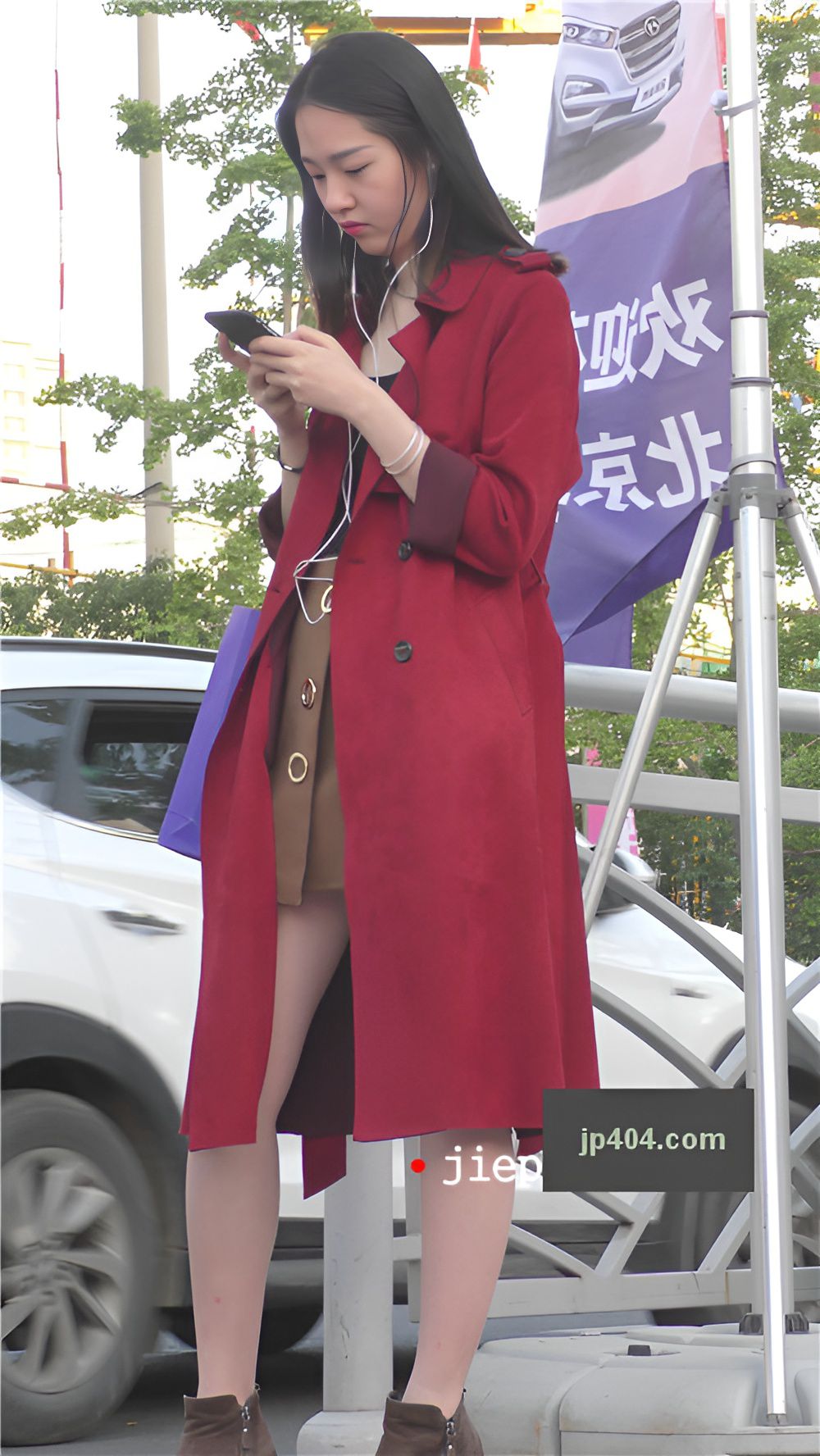 漂亮的红衣气质美女[1.7G/MP4]