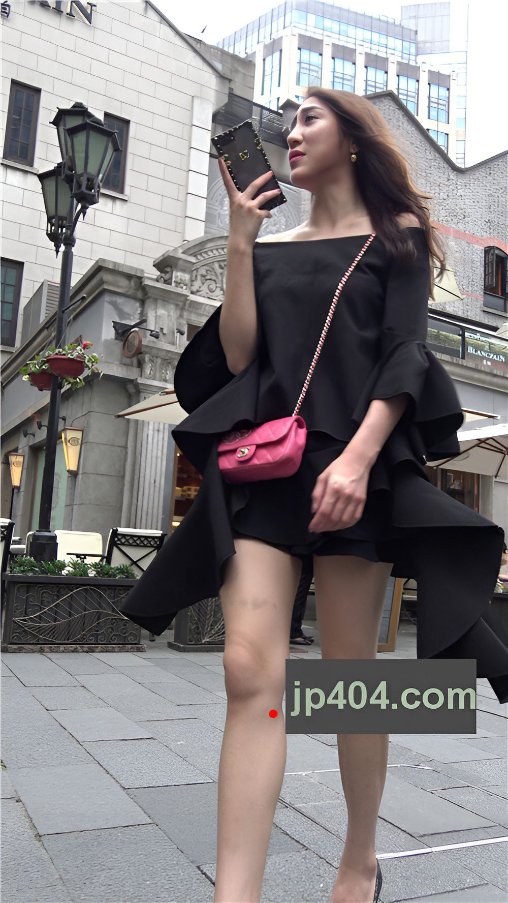 漂亮的黑衣小姐姐[831M/MP4]