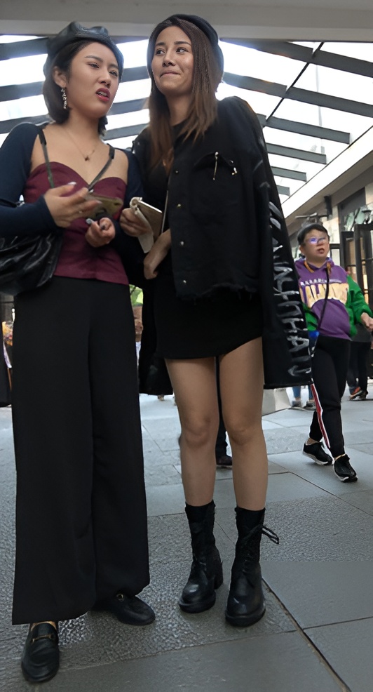 戴着黑色帽子的妹子[3.7G/MP4]