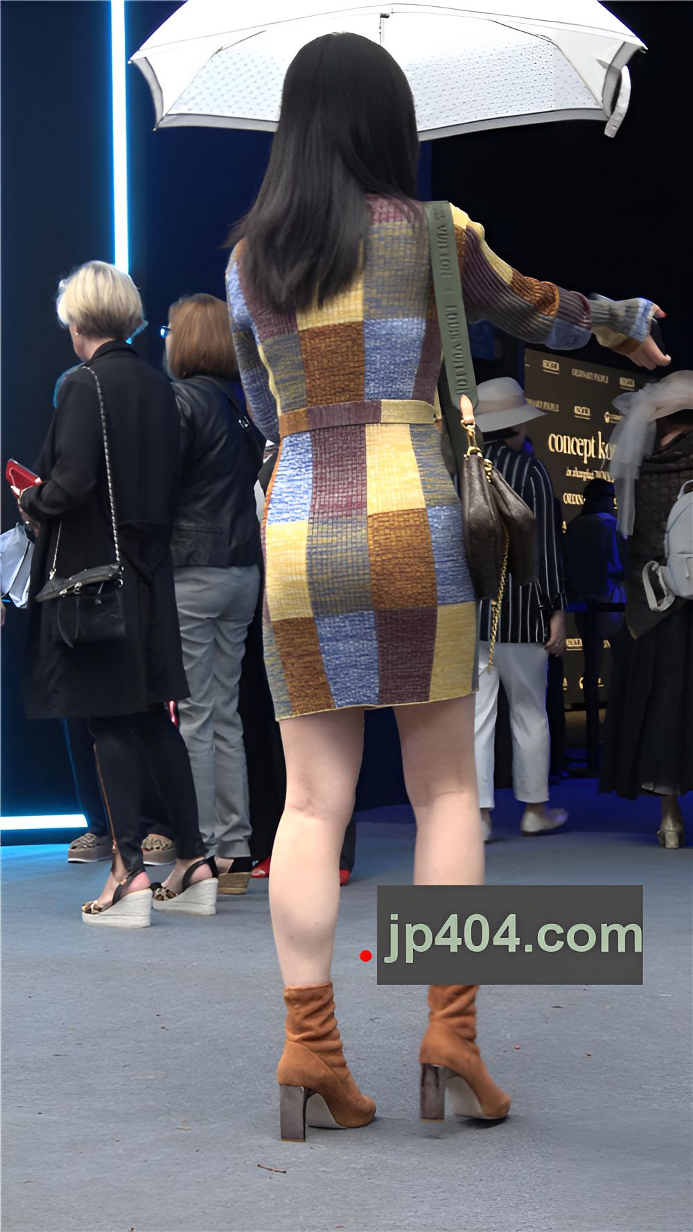 针织裙小姐姐[1.31G/MP4]