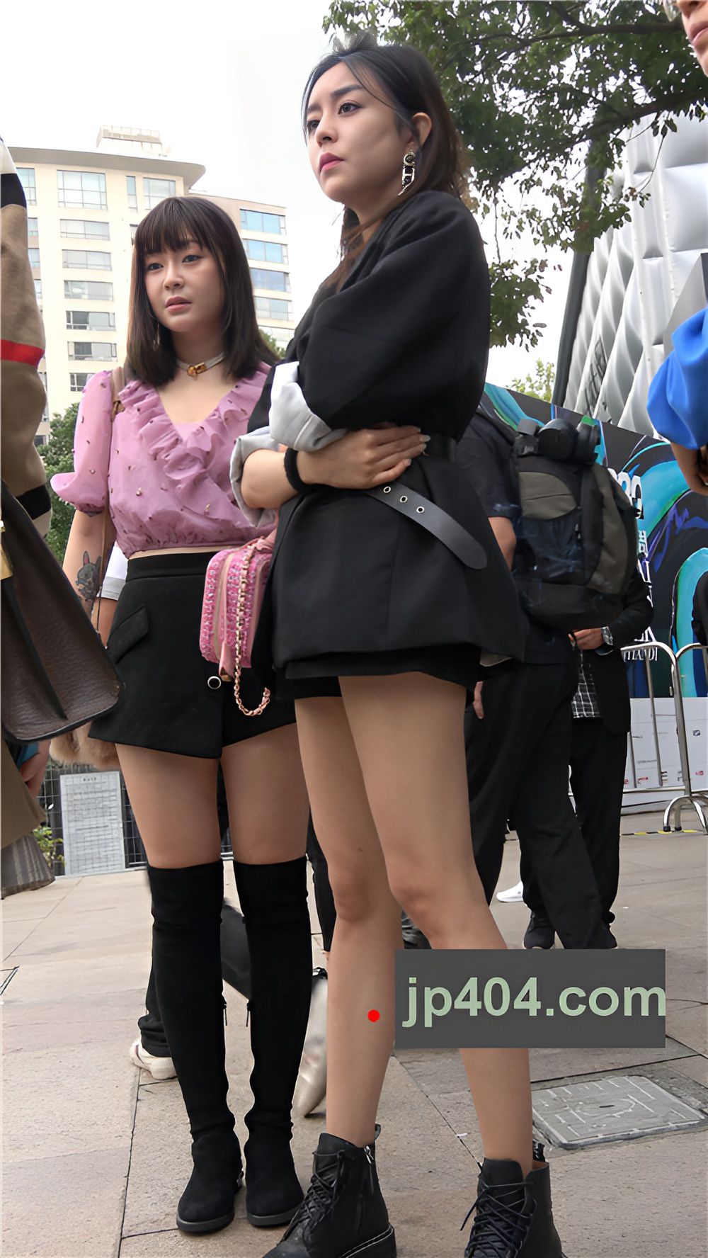 黑衣气质小姐姐[2.44G/MP4]