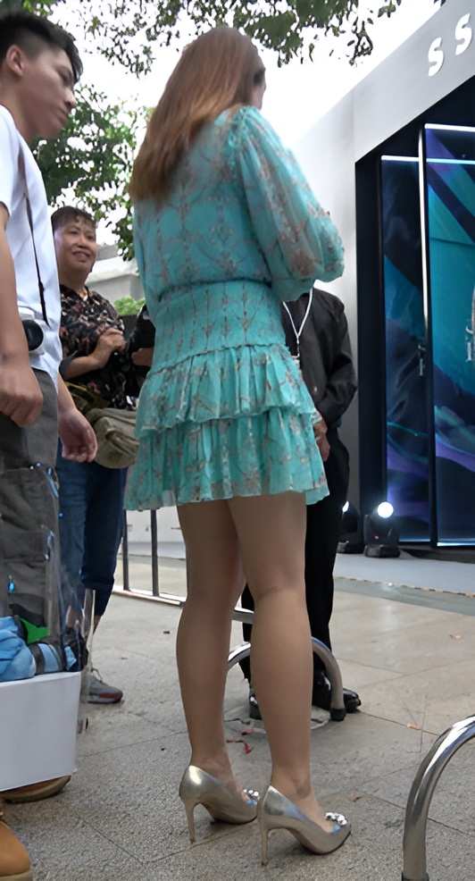 连衣裙妹子[846M/MP4]