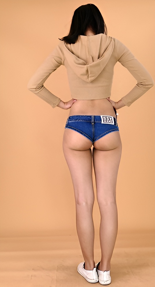 小鱼的性感短裤[423M/MP4]