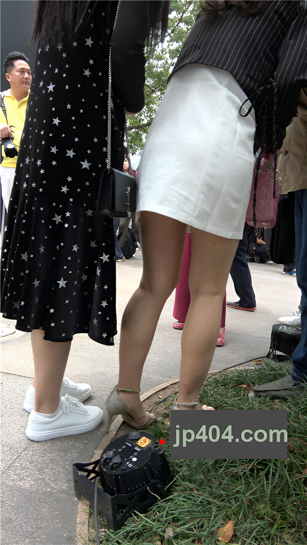 漂亮的白裙小姐姐[1.52G/MP4]