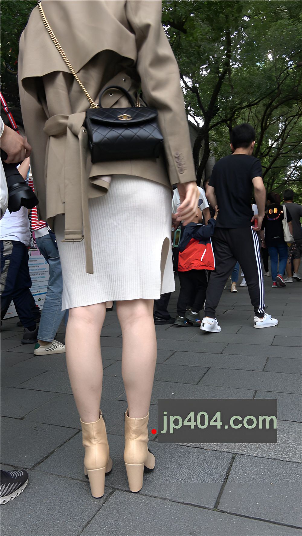 漂亮的白嫩气质小姐姐[1.46G/MP4]