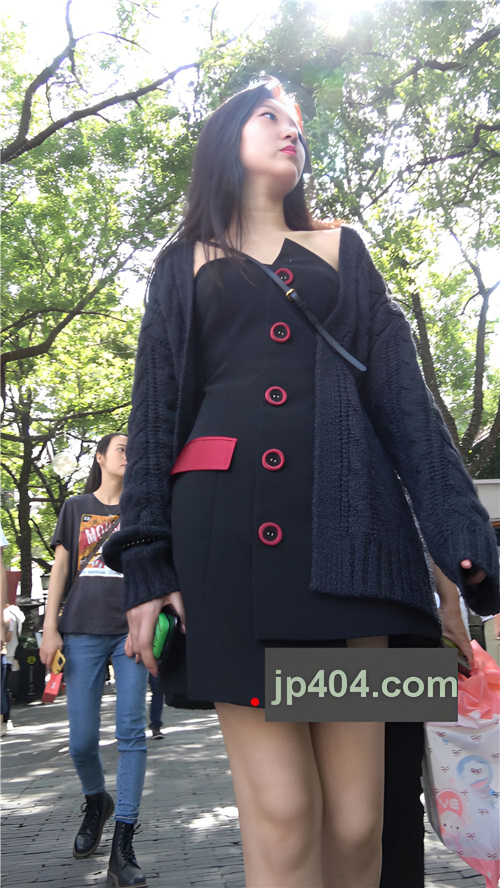 漂亮的气质美女小姐姐[1.01G/MP4]