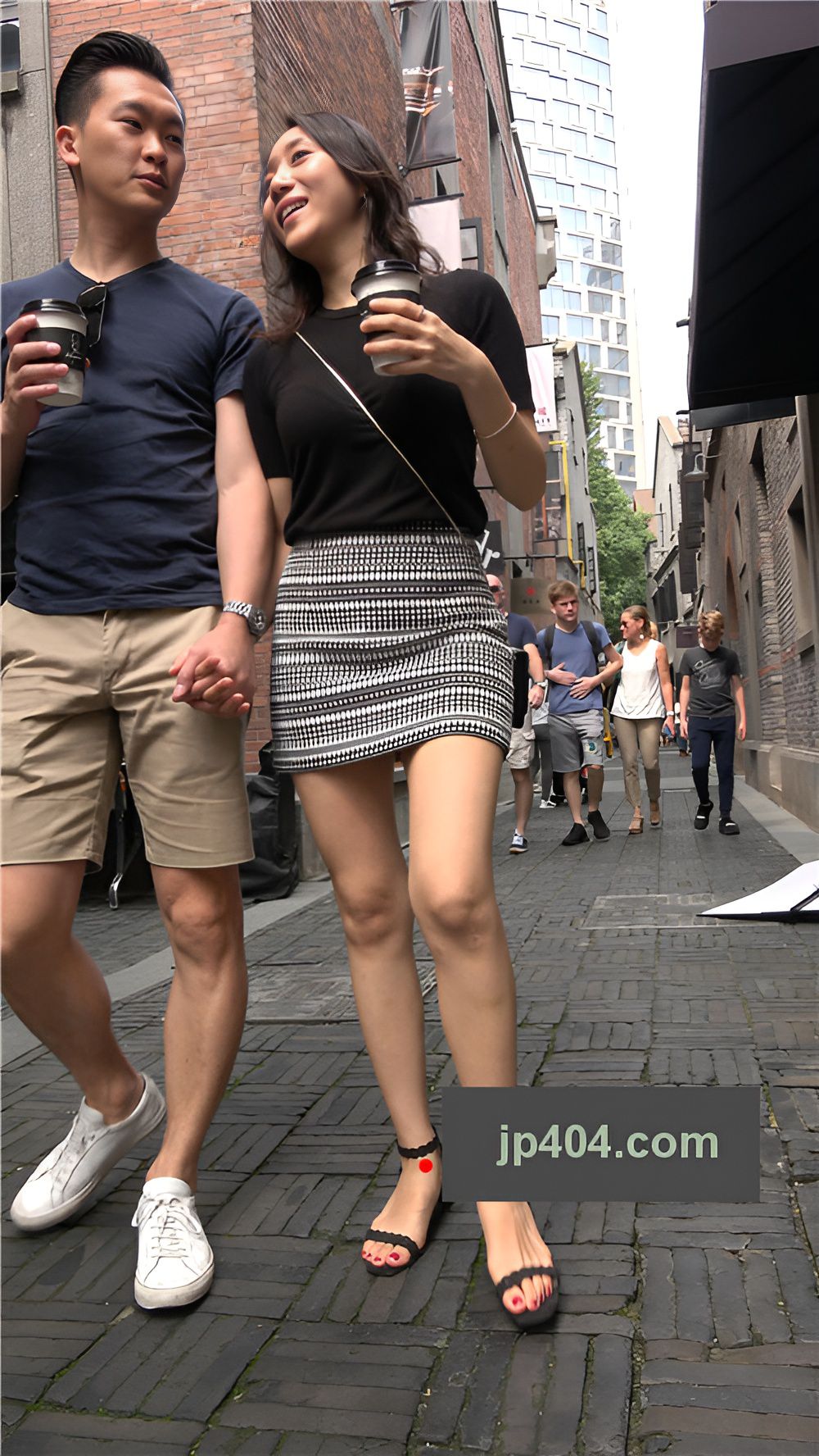 漂亮的包臀裙美女[2.08G/MP4]