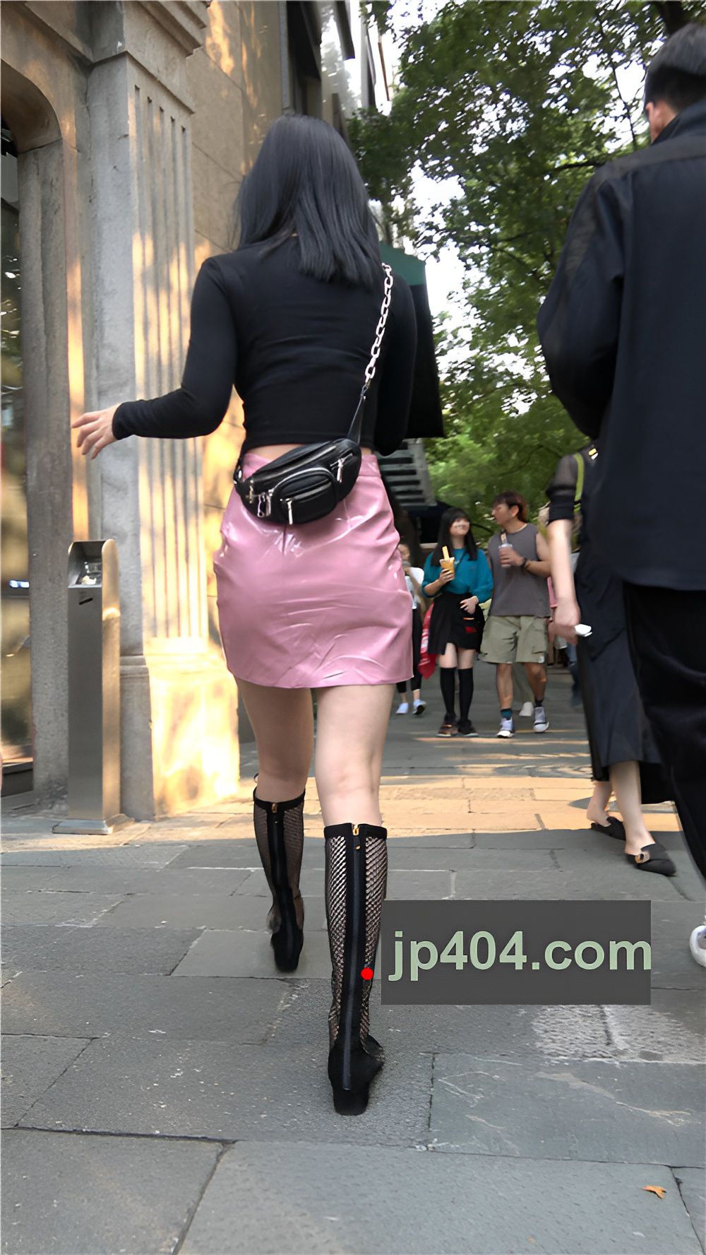 粉色皮裙小姐姐[2.72G/MP4]