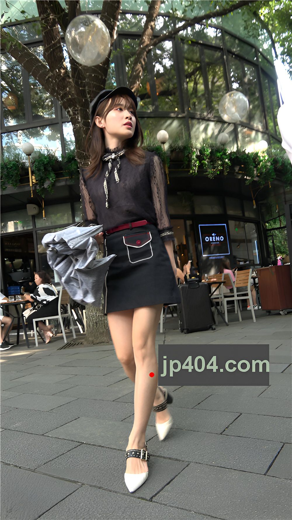 漂亮的黑色短裙小姐姐[2.18G/MP4]