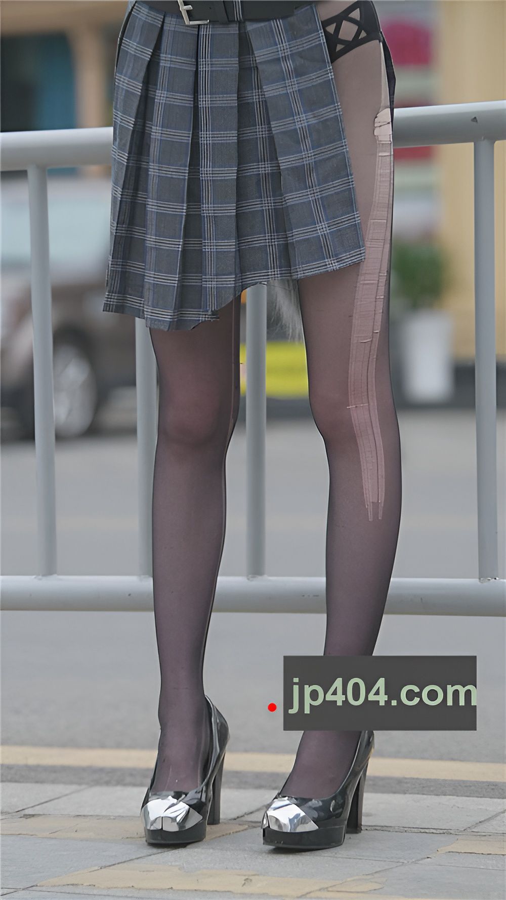 白嫩美女小姐姐[529M/MP4]