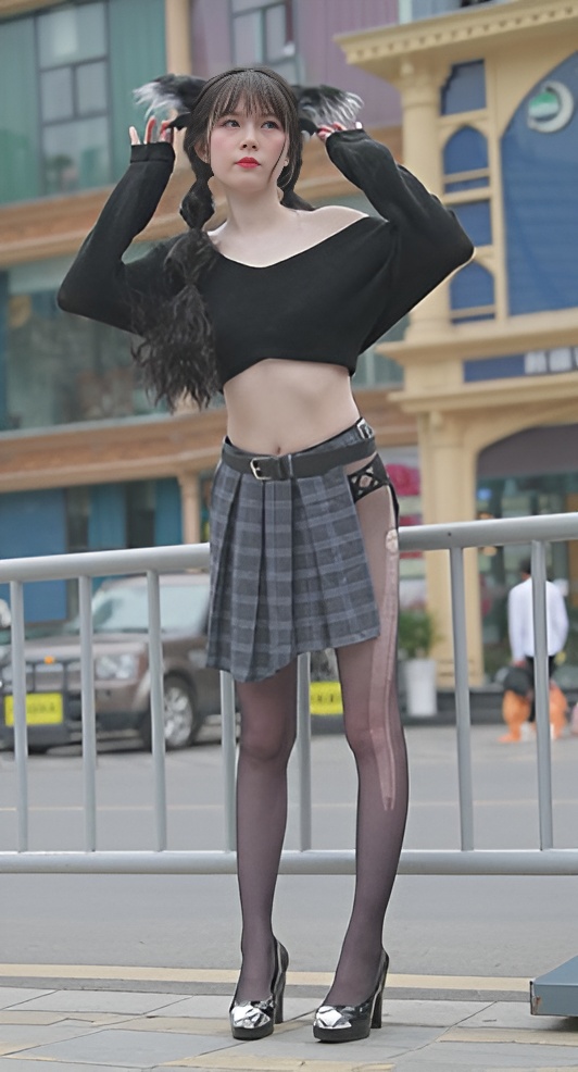 白嫩美女小姐姐[529M/MP4]