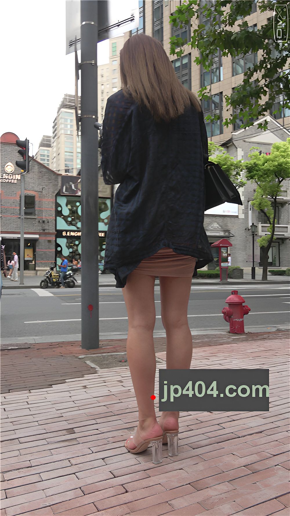 风韵妹子紧身曲线[2.75G/MP4]