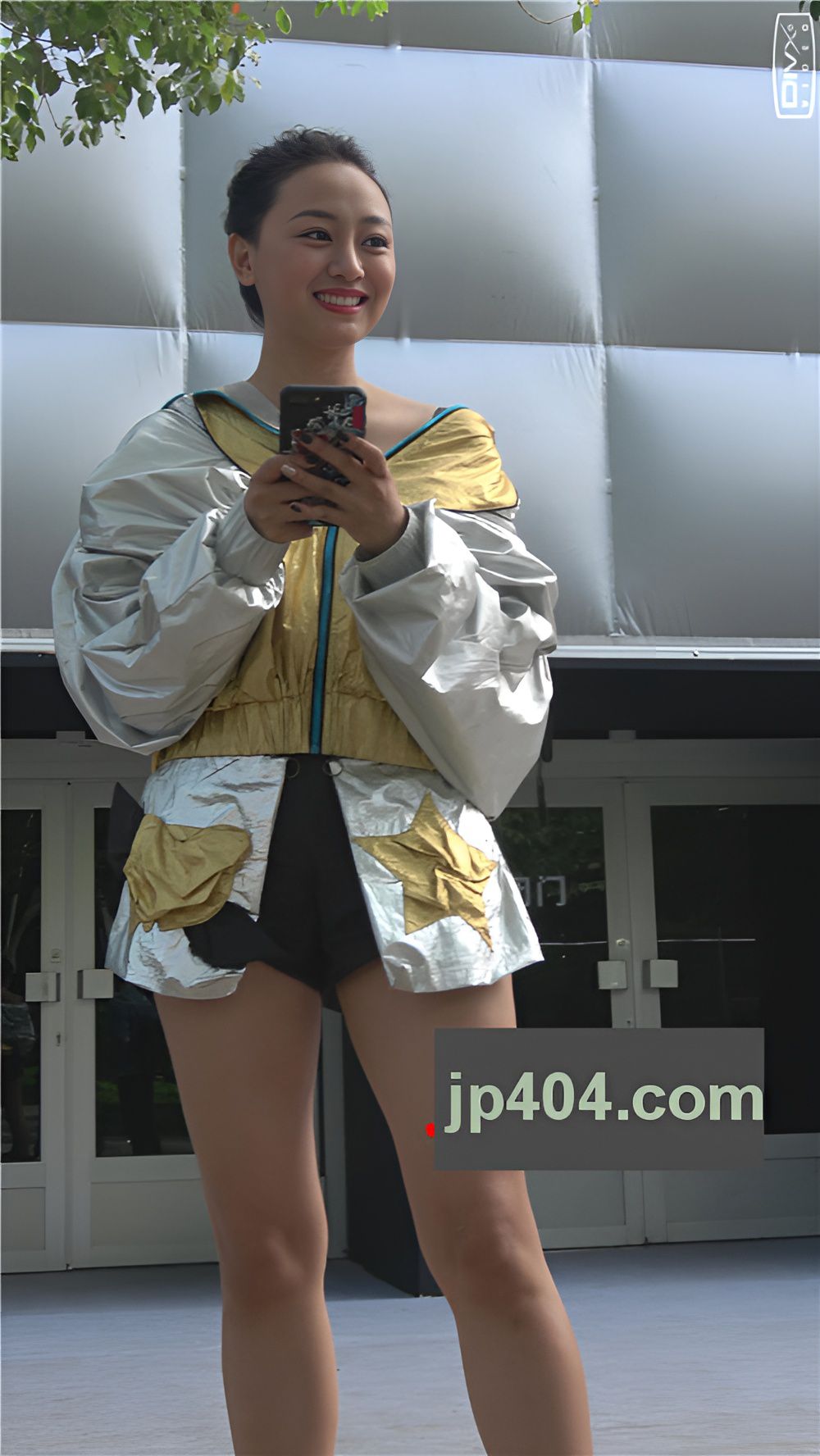 黑色短裤小姐姐[1.72G/MP4]