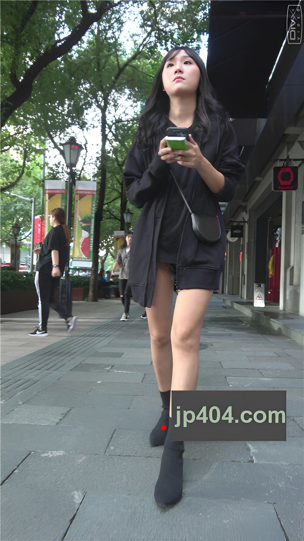 黑色短靴小姐姐[2.01G/MP4]