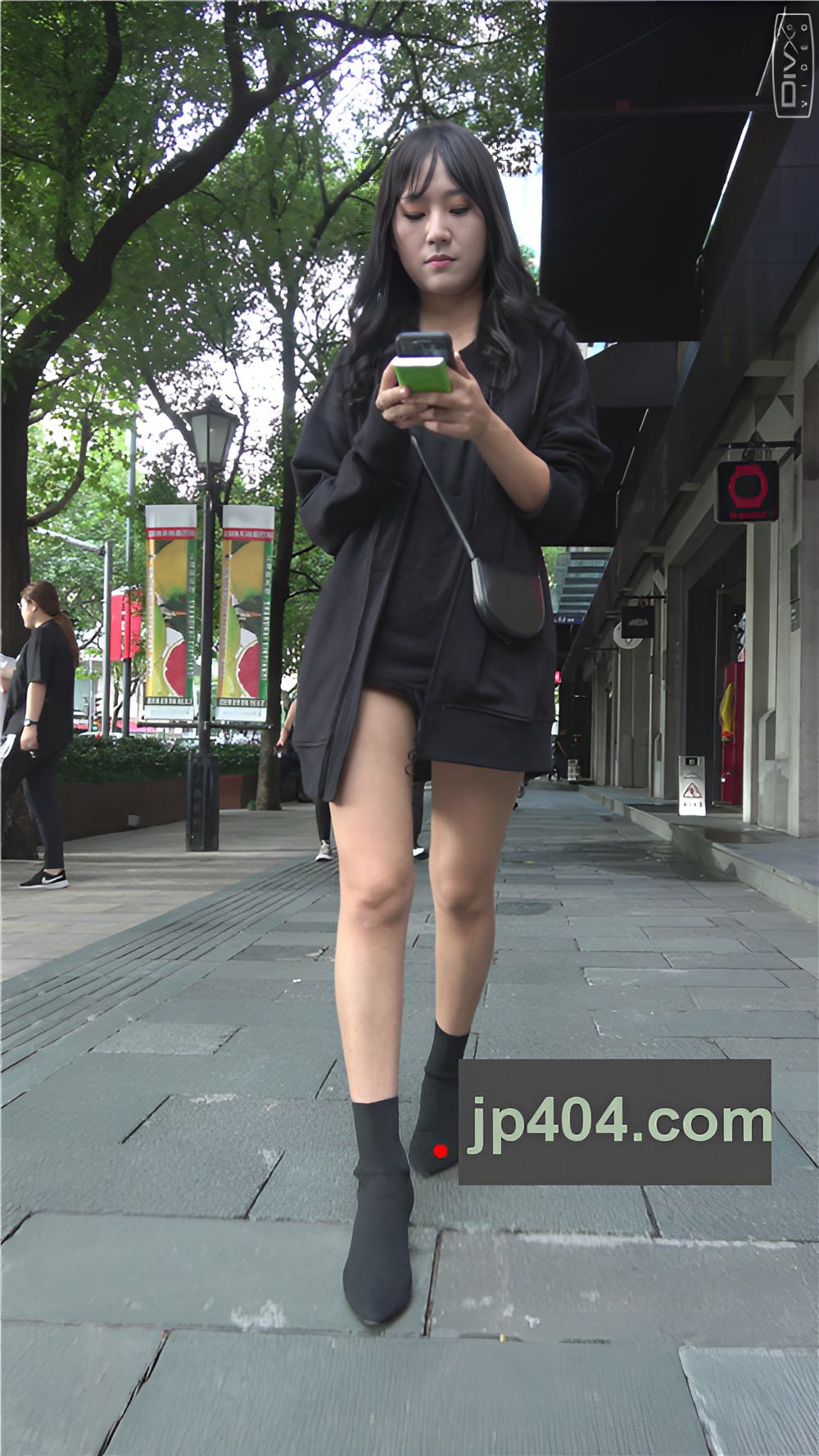 黑色短靴小姐姐[2.01G/MP4]