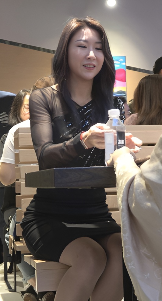 黑色连体包臀裙[1.63G/MP4]