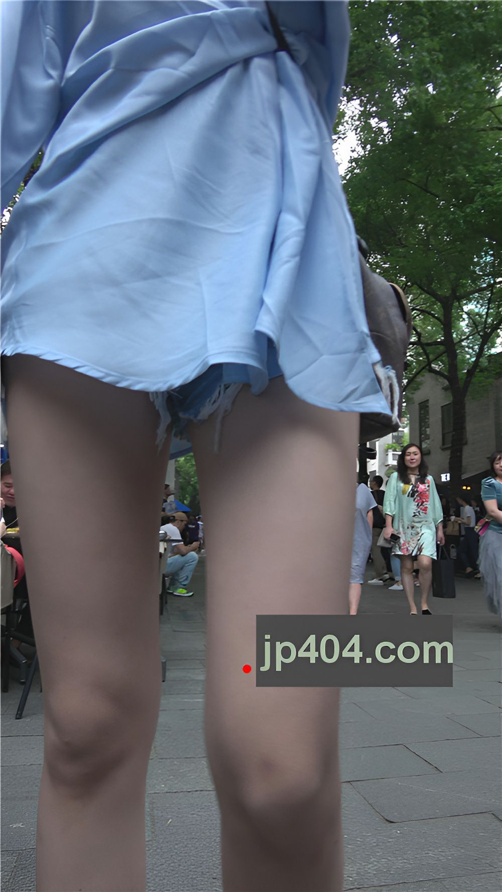 蓝色连体衣小姐姐[1.68G/MP4]